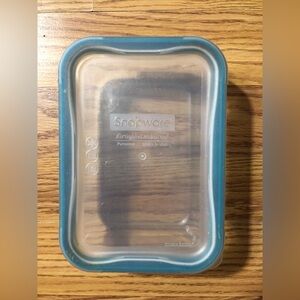 Pyrex Glass Snapware Food Storage Container